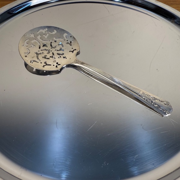 Vintage Wm. A. Rogers Silverplate Pastry Server | Oneida LTD - Picture 11 of 12
